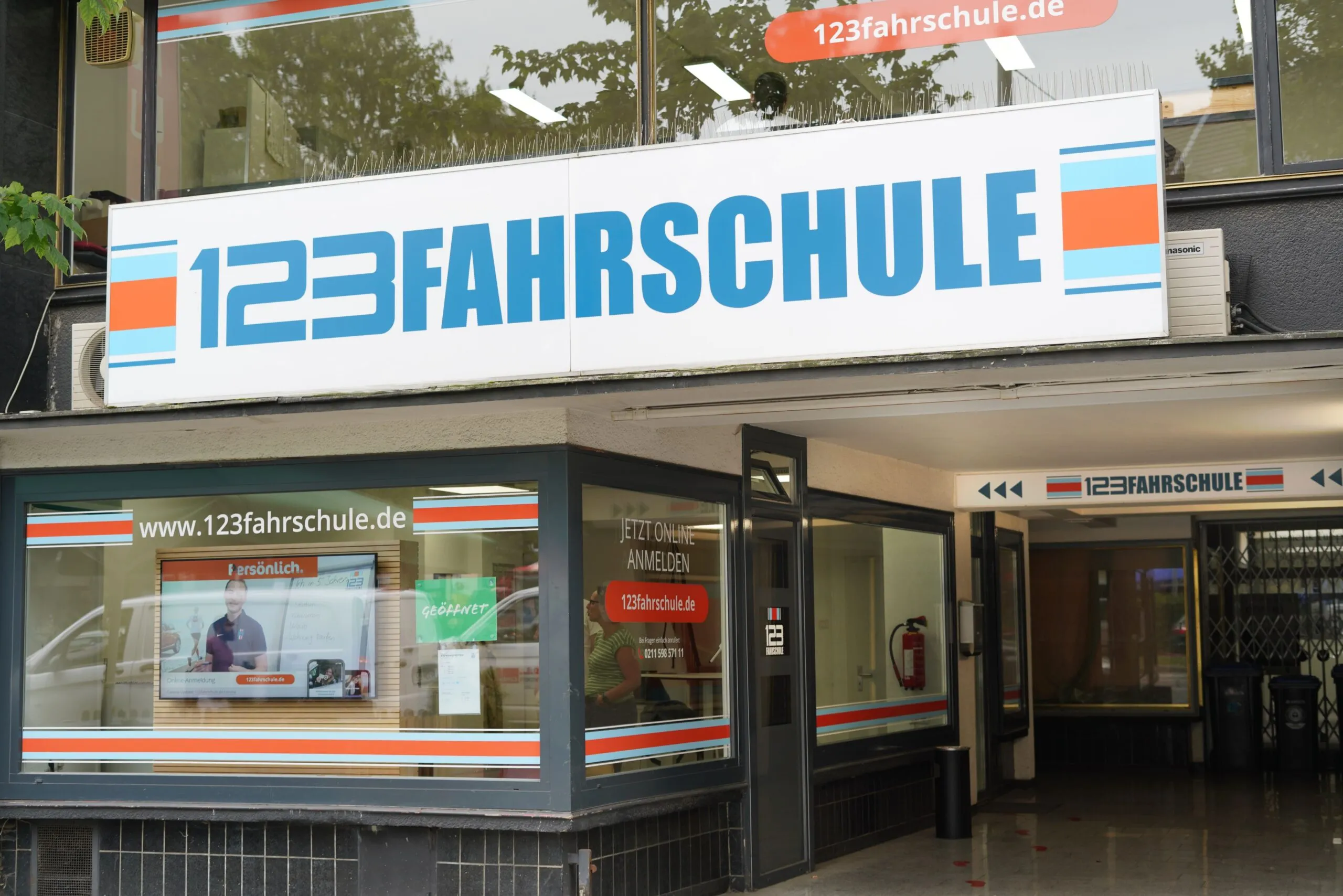 Filiale der 123 Fahrschule von außen